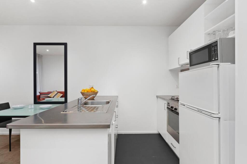 מלבורן 108 Astral Apartments מראה חיצוני תמונה