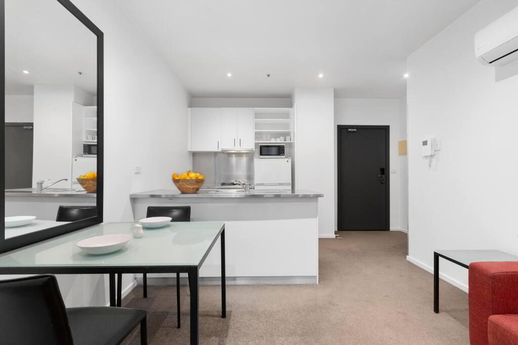 מלבורן 108 Astral Apartments מראה חיצוני תמונה